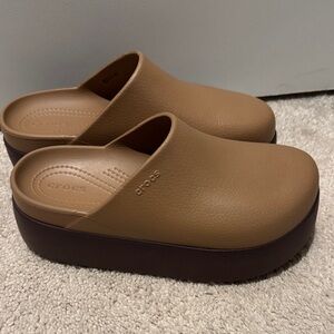 Brand New CROCS Women's Brown Platform Mules